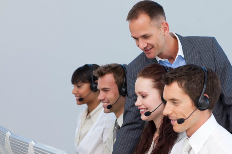 Como uma empresa de call center pode ajudar na cobrança terceirizada