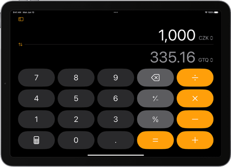 calculadora com notas e moedas ao redor 1