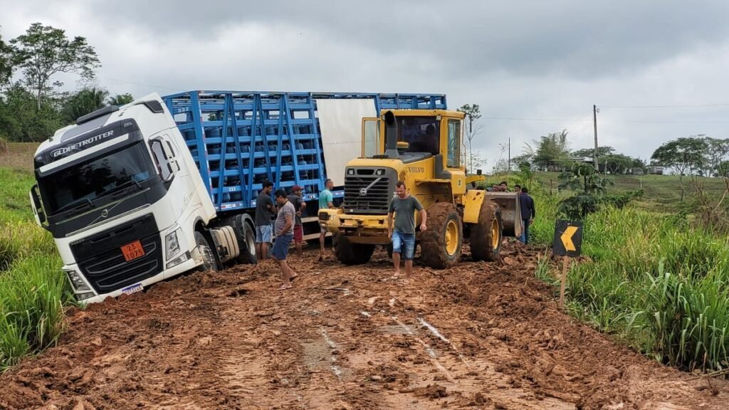 Quantas toneladas uma carreta pode carregar com segurança