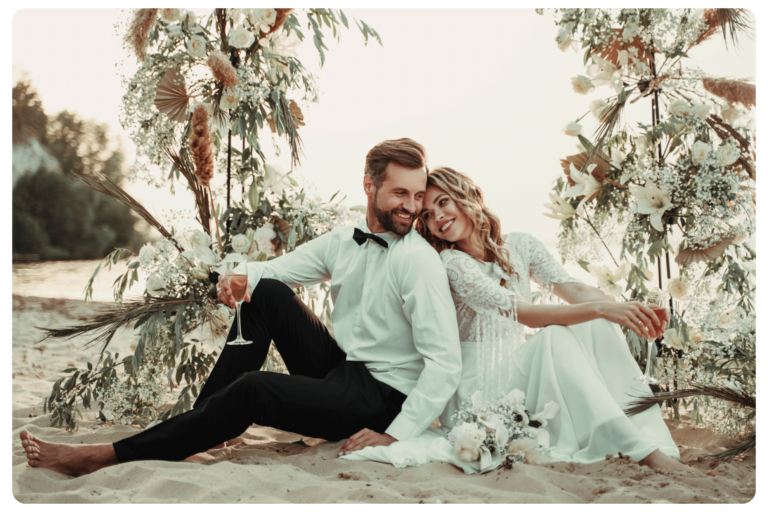 casal jovem se casando em cerimonia civil