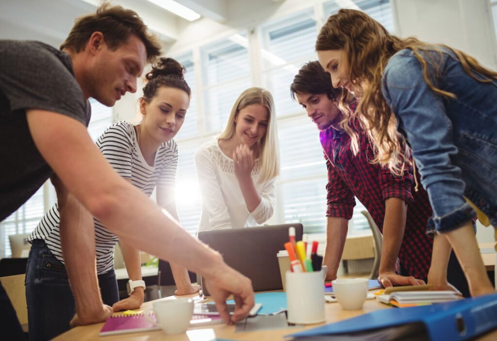 equipes colaborativas em acao no trabalho