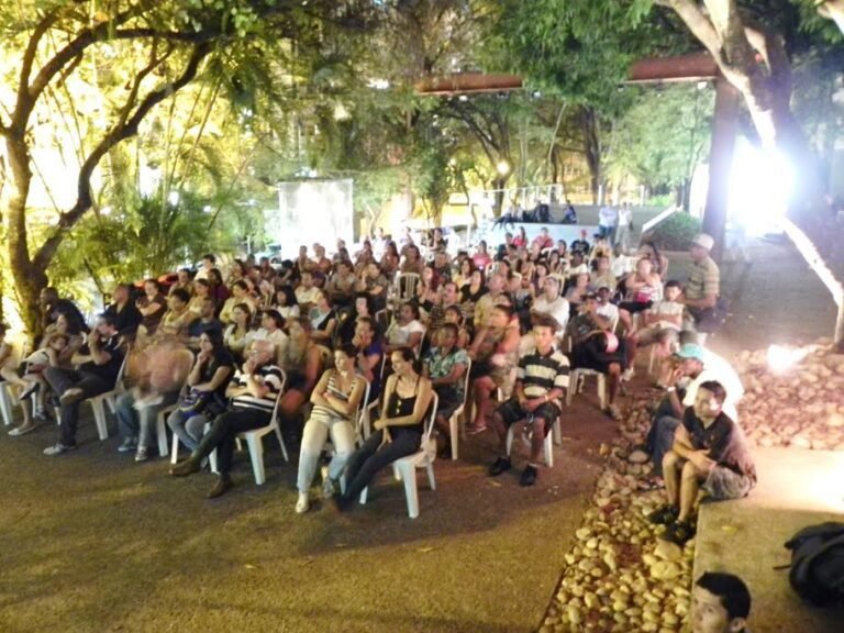 foto da fachada da escola caio libano soares