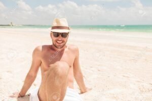 funcionario desfrutando ferias em uma praia