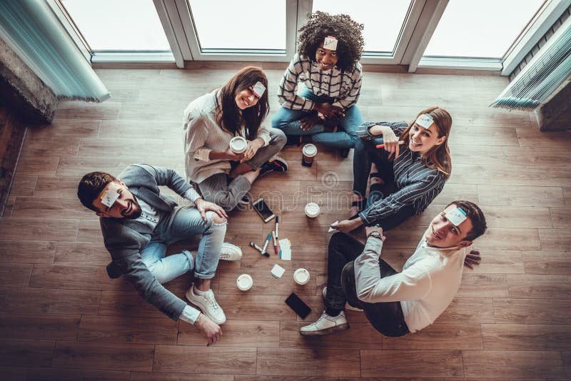 Quais Dinâmicas Para Jovens da Igreja Podem Engajar e Divertir