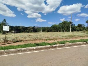 imagem de terreno com sinalizacao de emprestimo