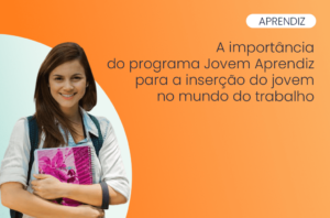 jovem aprendiz sorrindo em ambiente de trabalho 1