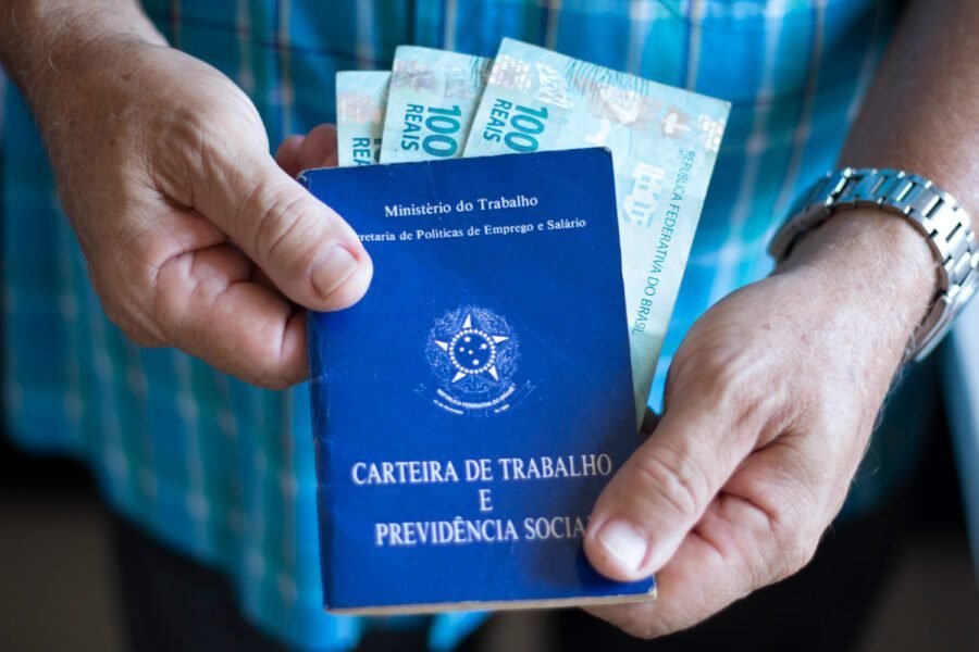 Com Quanto Tempo de Carteira Assinada se Tem Direito ao Seguro-Desemprego