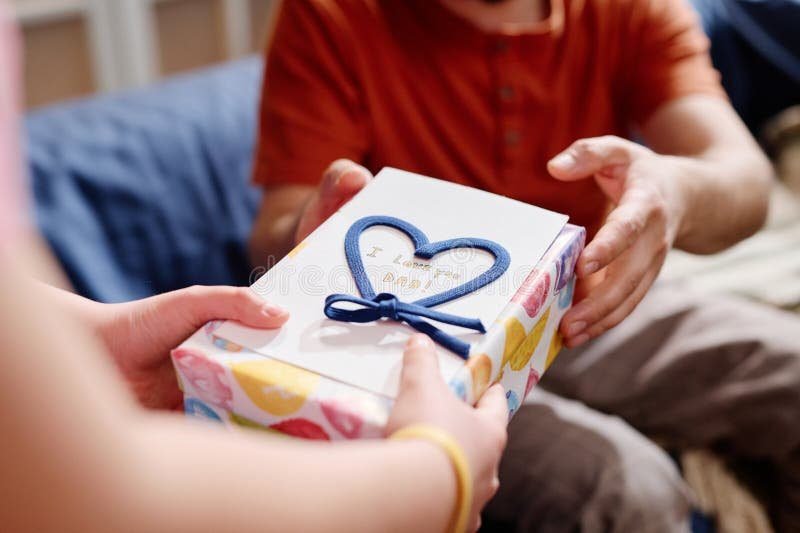 Como Funciona a Dinâmica do Amigo Secreto das Cores