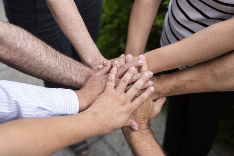 Como fazer simpatias para ser querida por todos ao seu redor