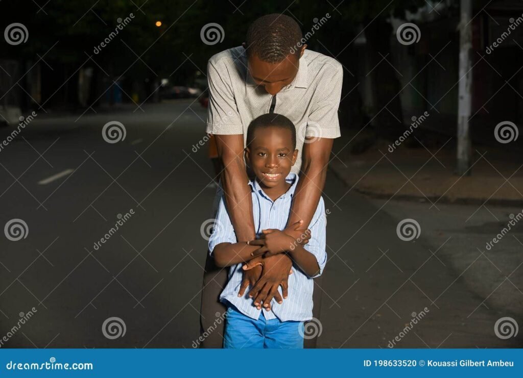 pai e filho em momento de diversao