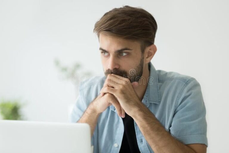 Como Lidar com Advertência por Dormir no Local de Trabalho