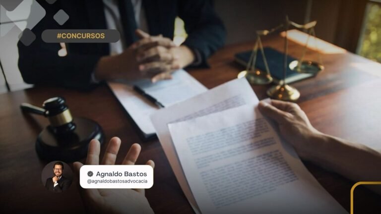 pessoa recebendo nomeacao em cargo publico