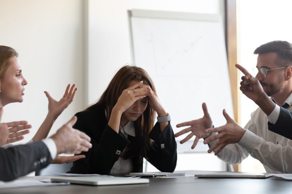 Fui Demitido, Posso Processar a Empresa por Quais Motivos