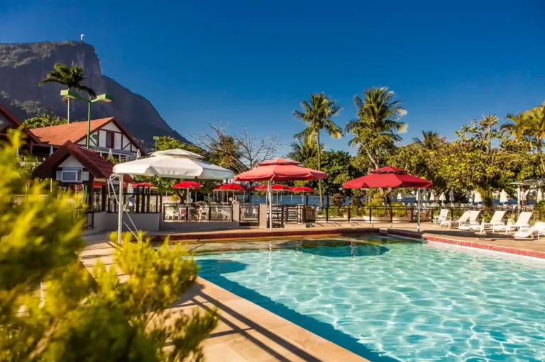 Quais são os melhores clubes com piscina no Rio de Janeiro