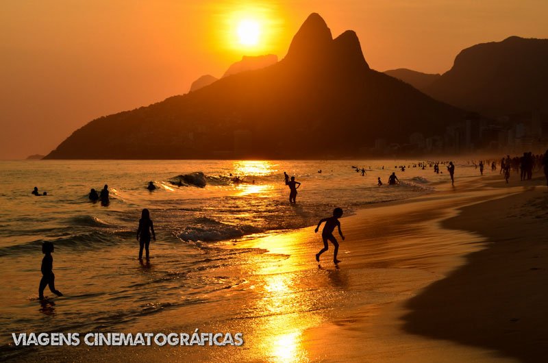 praia de ipanema ao por do sol