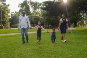 retrato da familia no parque