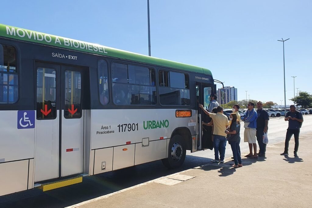 Posso Pagar Vale Transporte em Dinheiro ou Apenas com Cartão