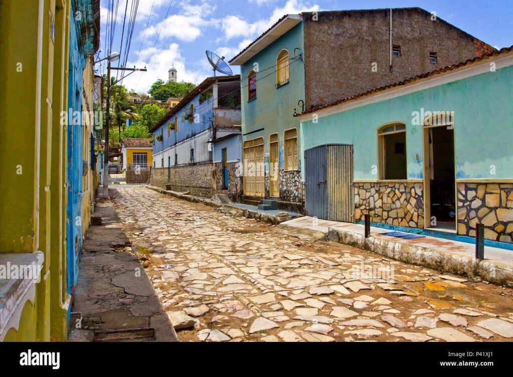 Onde fica a Rua Antônio Pinto e Silva e quais suas principais características