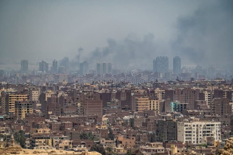 vista aerea de uma cidade poluida