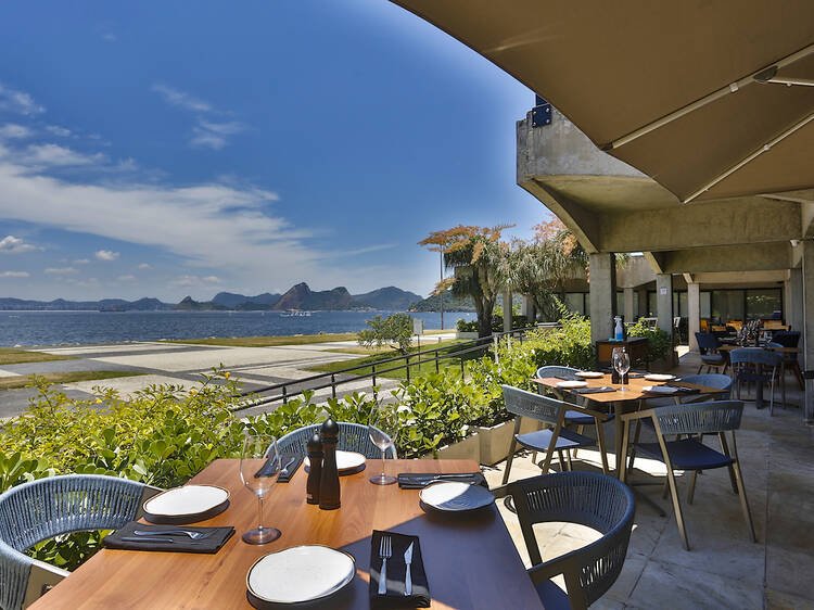 vista externa do restaurante pedra branca